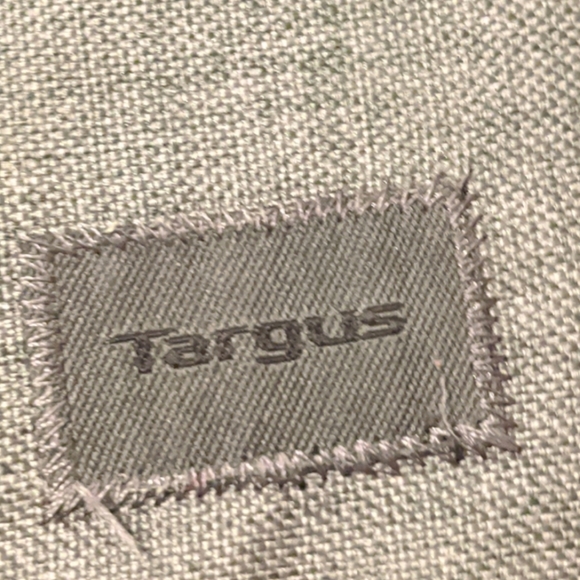 12 x 9 laptop or tablet ipad case - padded Targus laptop case with zipper and… - Picture 5 of 6